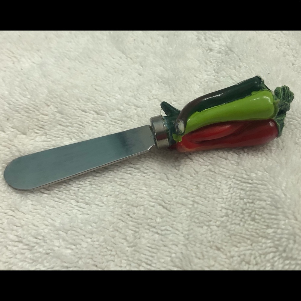Chili pepper cheese spreader